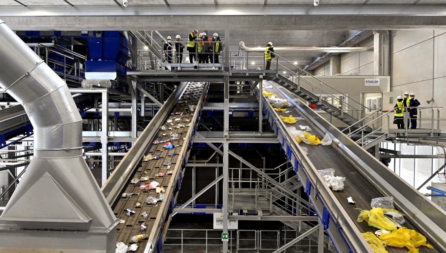 Recupero materiali da rifiuti con impianto di selezione carta, cartone e plastica